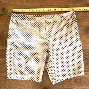 Women’s Ann Taylor Signature shorts size 12